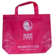 <b>新型無紡布全自動制袋機(jī)=提升工作效率</b>